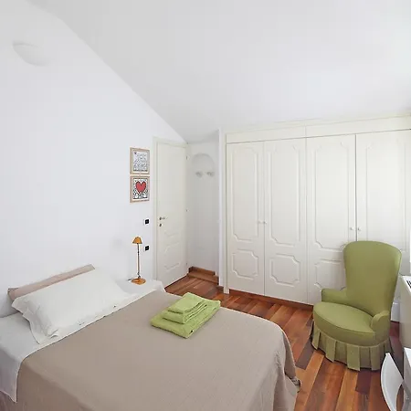 Relais Azuni * كالياري